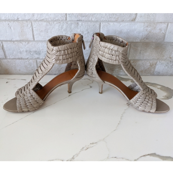 GIVENCHY taupe woven leather heels - Picture 5 of 10